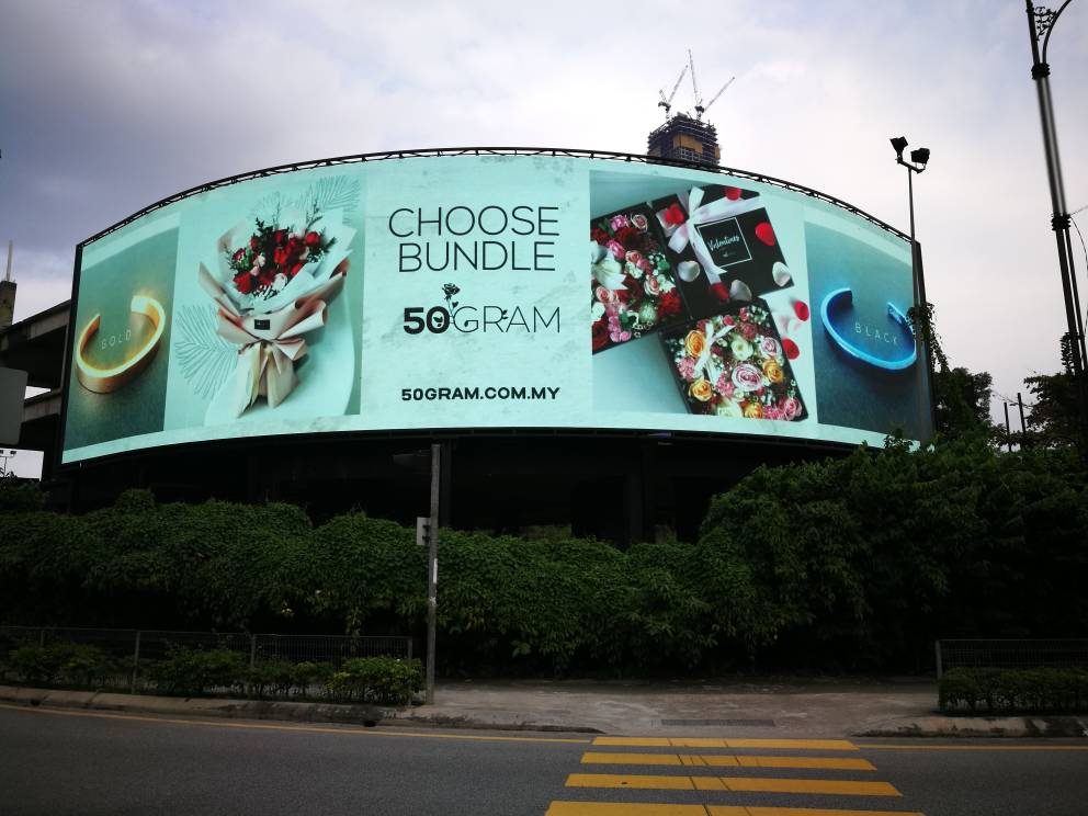 355 m² curved LED billboard installed by Quadniaga at Jalan Imbi, Kuala Lumpur